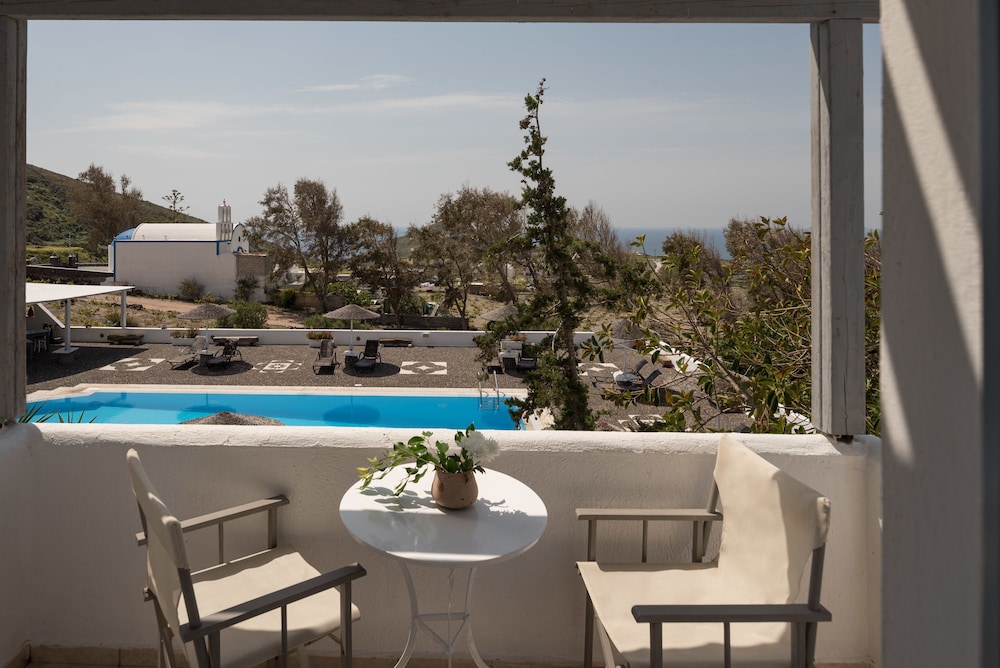 Standard Room, Pool View - Photo 4