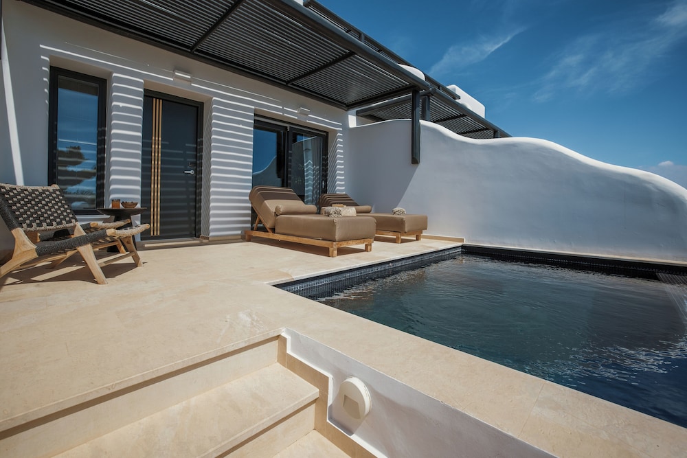 Superior Room, Private Pool - Photo 4