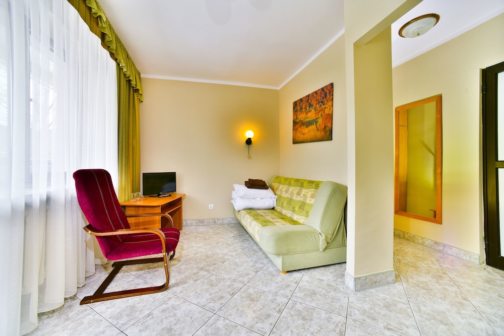 Basic Single Room, 1 Twin Bed, Mountain View (2) photo 3
