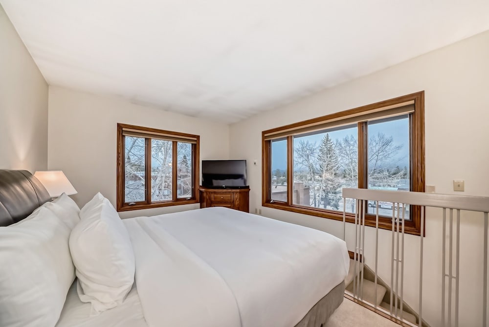 Tower Suite King photo 3