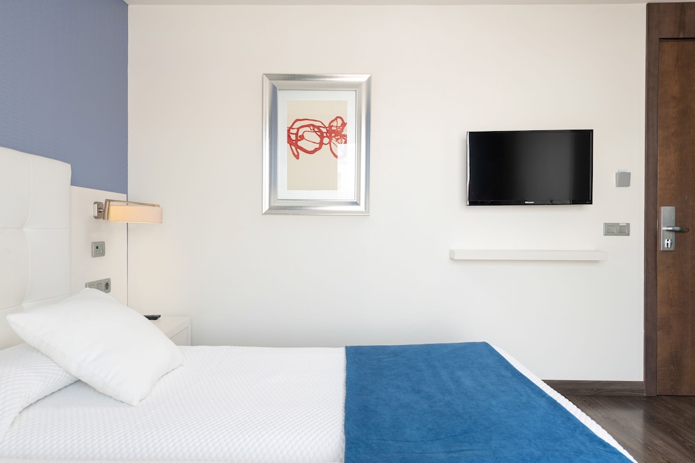 Superior Suite, Terrace, City View photo 2