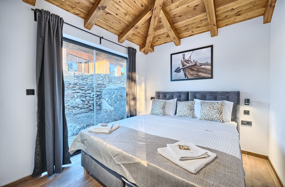 Luxury Bungalow New Horizons II