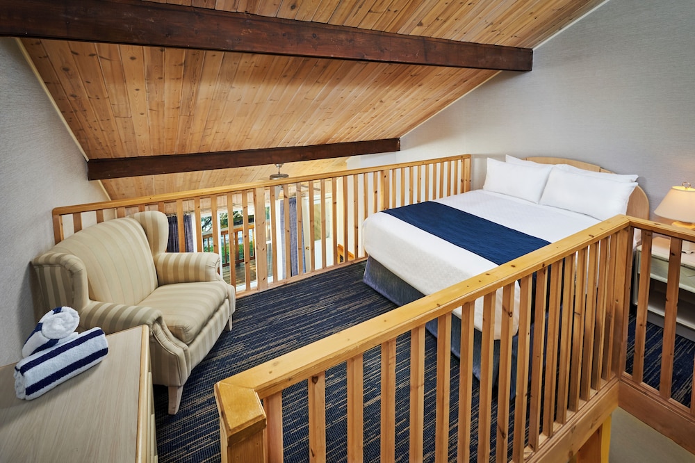 Glen Eagle Suite photo 2