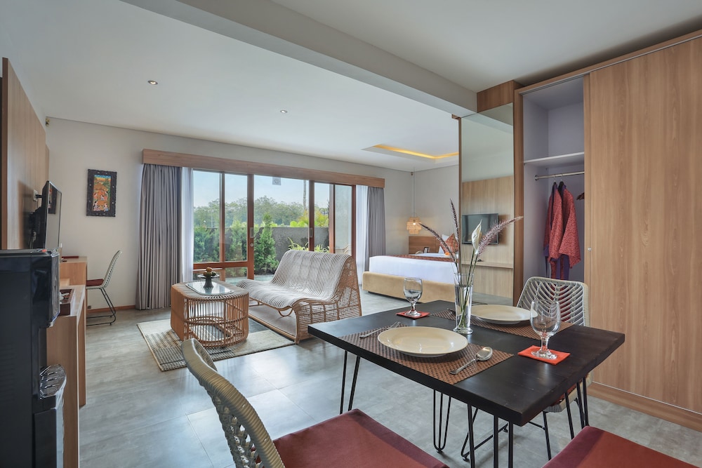 One Bedroom Private Heated Pool Villa - Photo 10