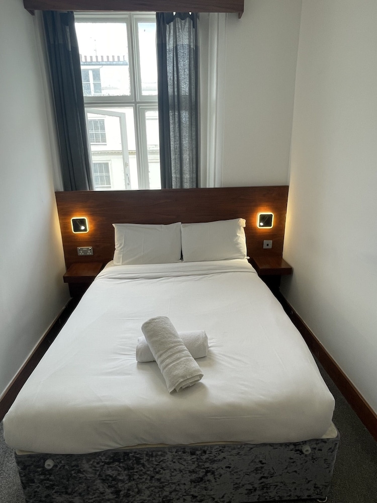 Deluxe Double Room, Ensuite (Premium) photo 2
