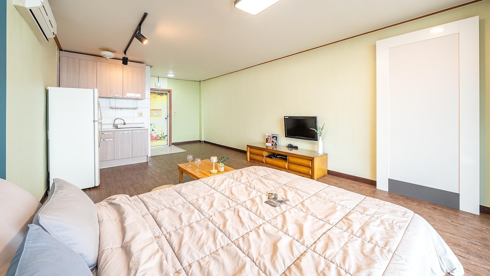 Basic Room, 1 Bedroom (402) photo 2