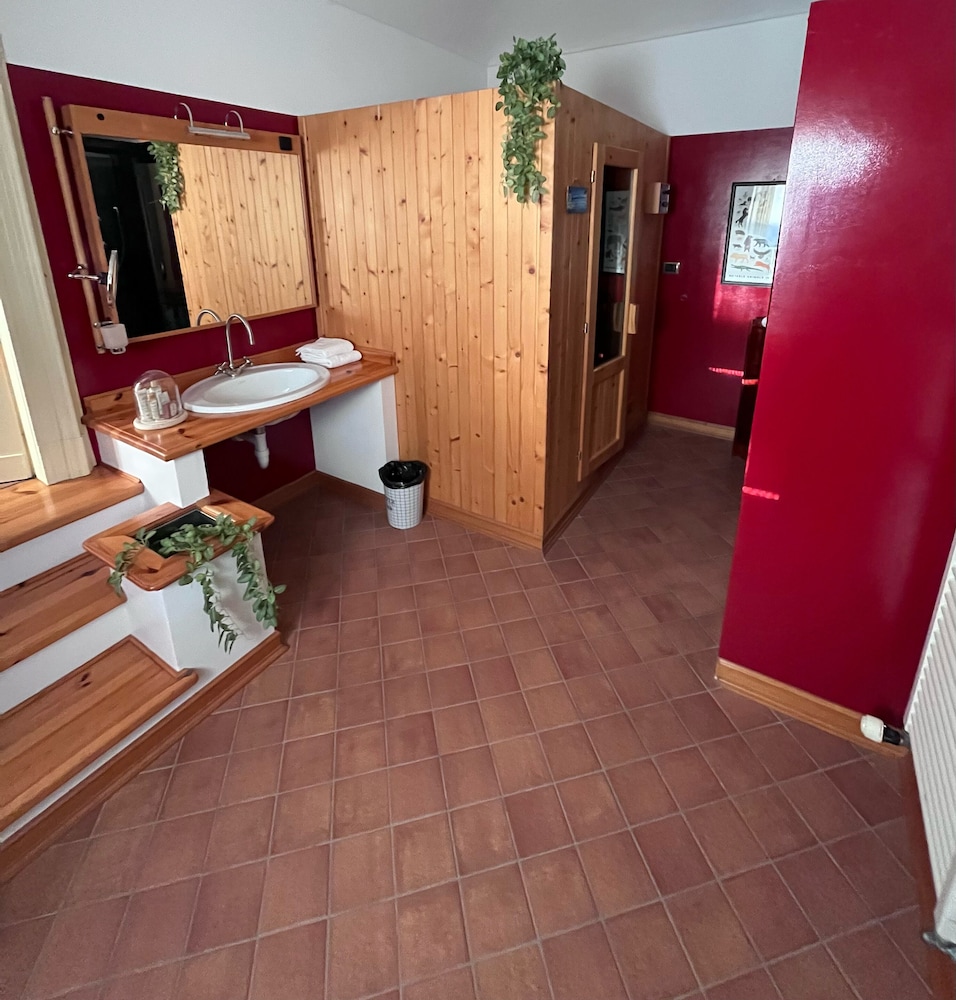 Superior Suite, Multiple Bedrooms, Sauna photo 3
