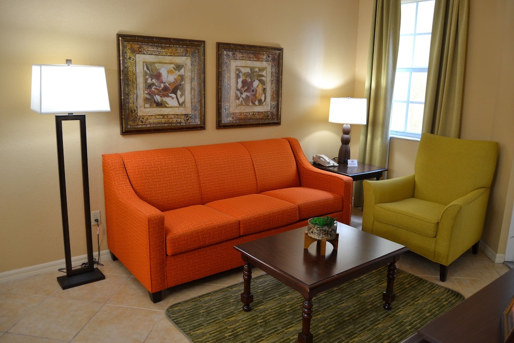 Deluxe Two Bedroom Suite photo 2