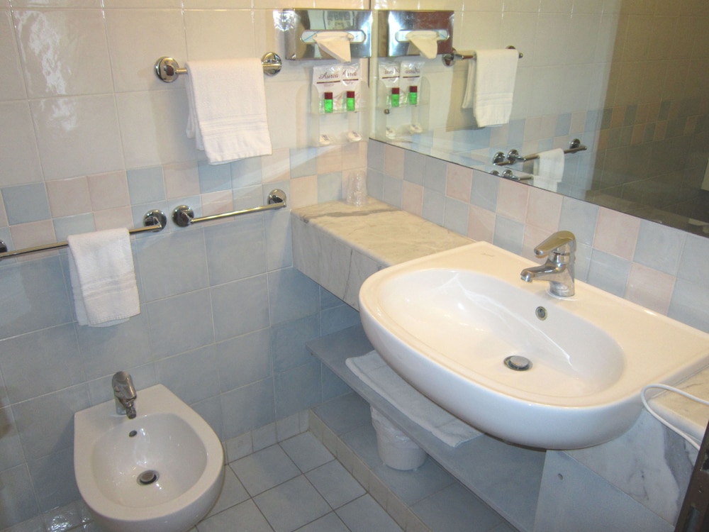 Triple Room - Photo 1
