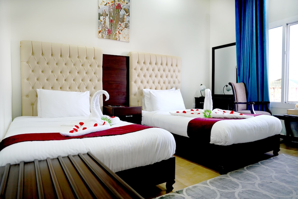 Deluxe Room, 1 Bedroom, Private Bathroom, Pool View photo 2
