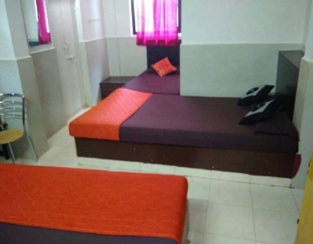 Grand Quadruple Room, Non Smoking, Private Bathroom