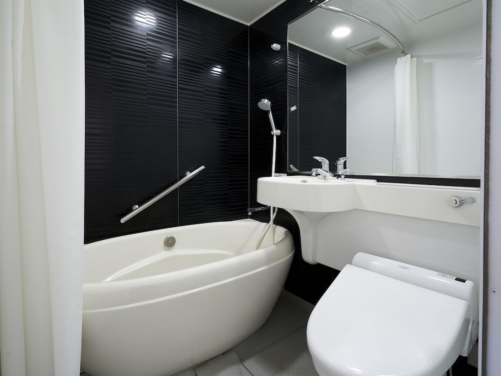 Large Double Room, Non Smoking for 2 person - Photo 5