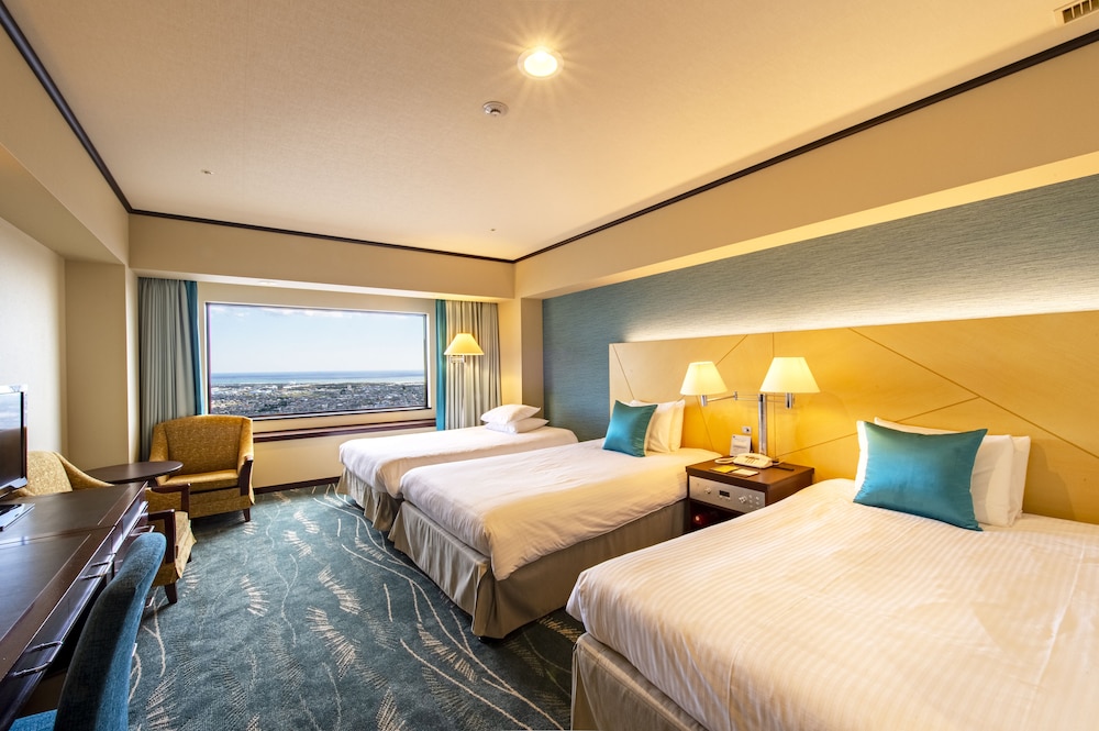 Upper Premier Comfort Floor Triple Room, Non Smoking - Photo 1