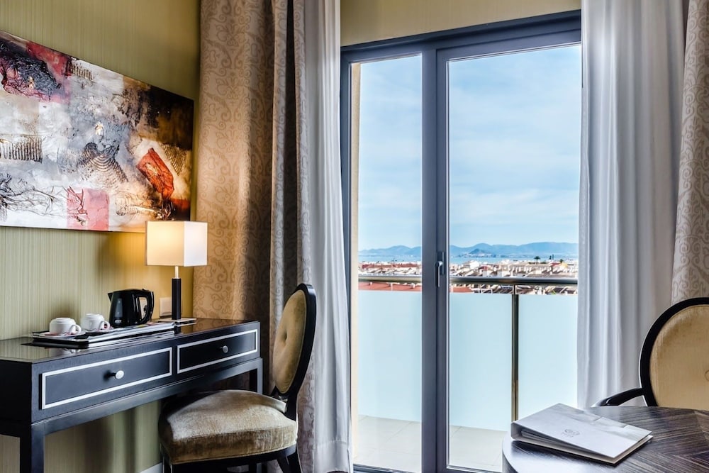 Superior Double Room - Photo 1