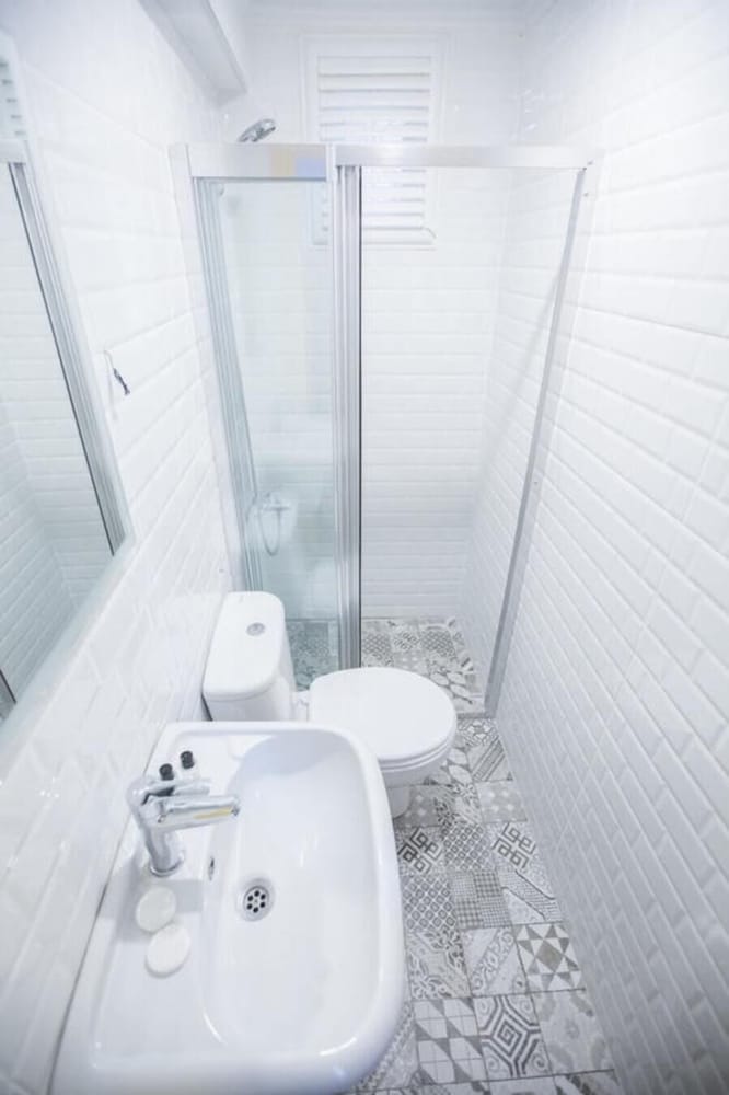 Standard Double Room Single Use, 1 Double Bed, Ensuite photo 3