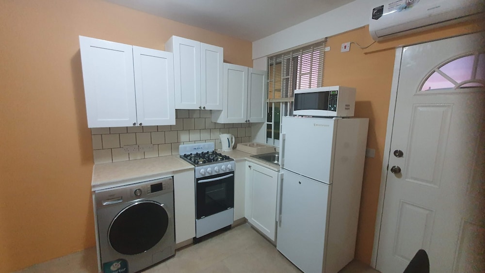 City Studio, 1 Double Bed, Non Smoking, Ground Floor photo 3