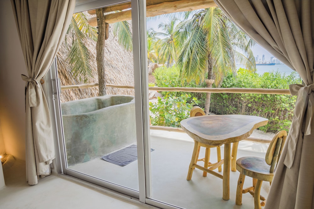 Deluxe Suite, Multiple Beds, Balcony, Sea View photo 3