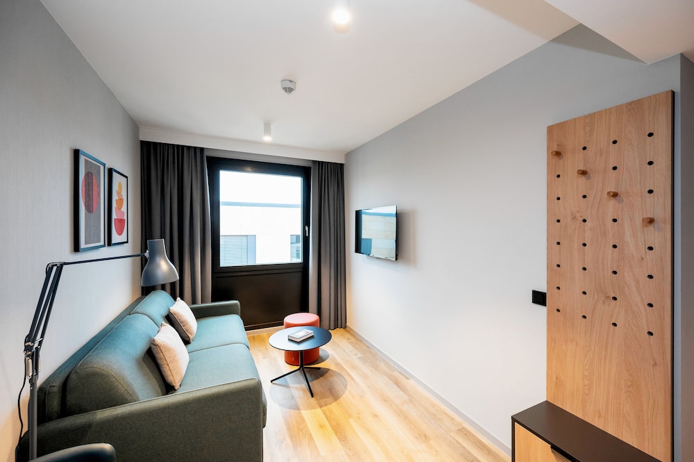 One Bedroom - Photo 3