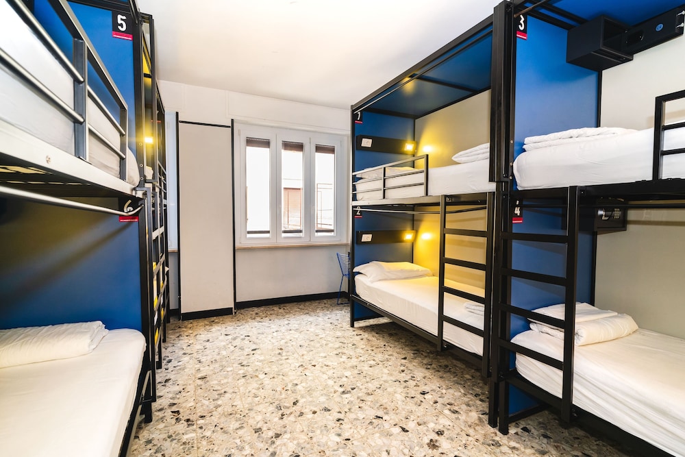 Bed in Superior 8-Bed Mixed Shared Dormitory (aged 18-45)