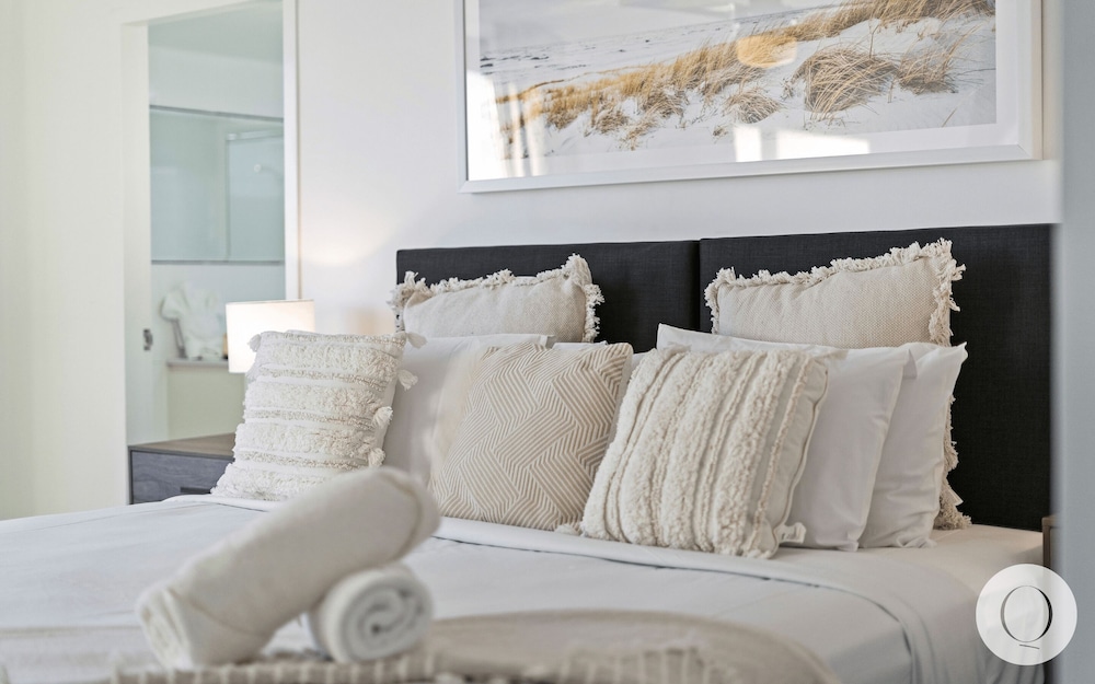 Apartment, 2 Bedrooms, Partial Sea View photo 1