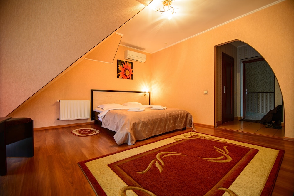 Standard Double or Twin Room photo 1