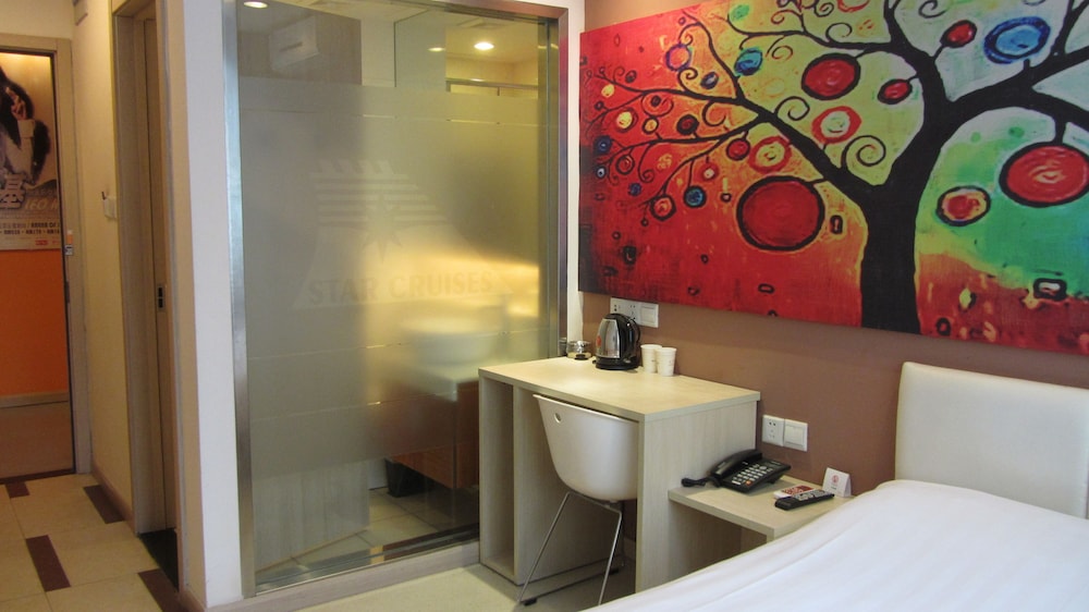 Economy Room, No Windows
