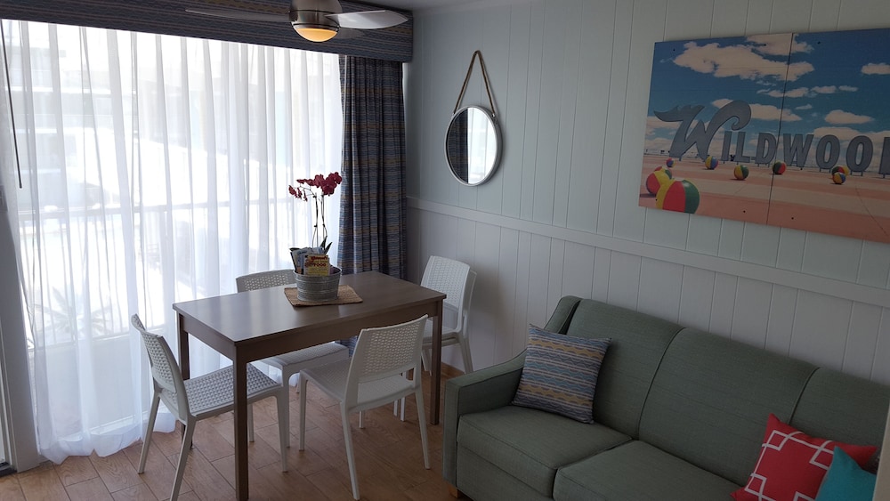 Family Suite, 2 Queen Beds, Kitchenette, Ocean View photo 1