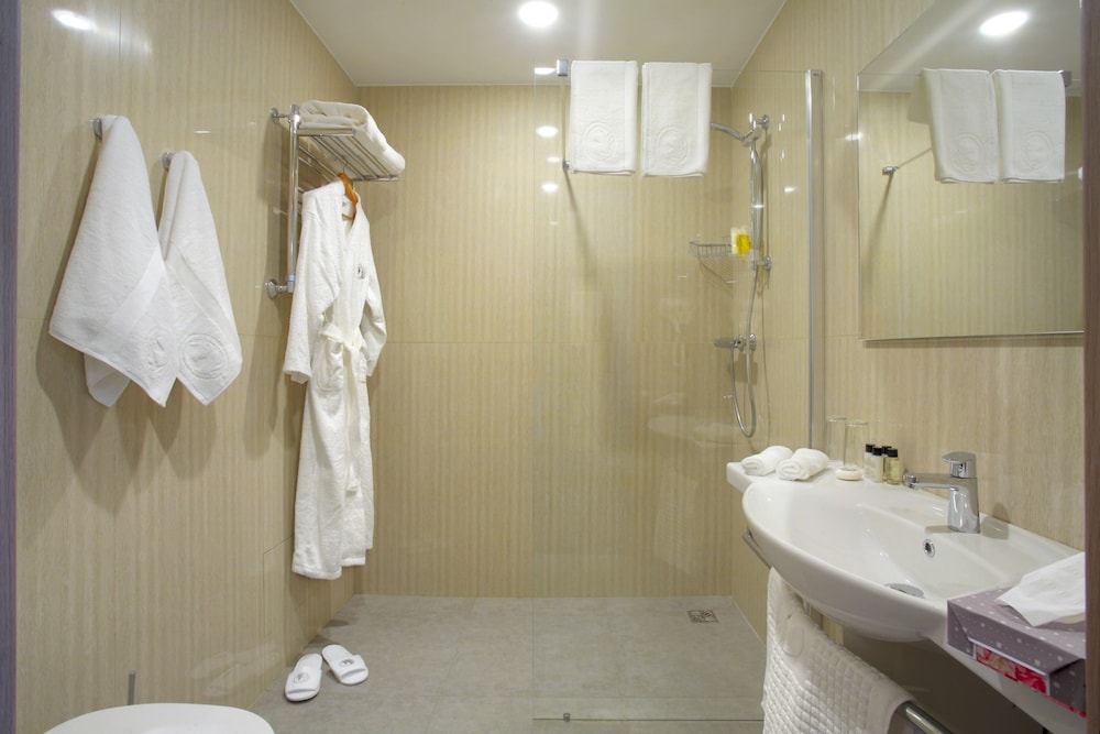 Superior Double or Twin Room photo 3