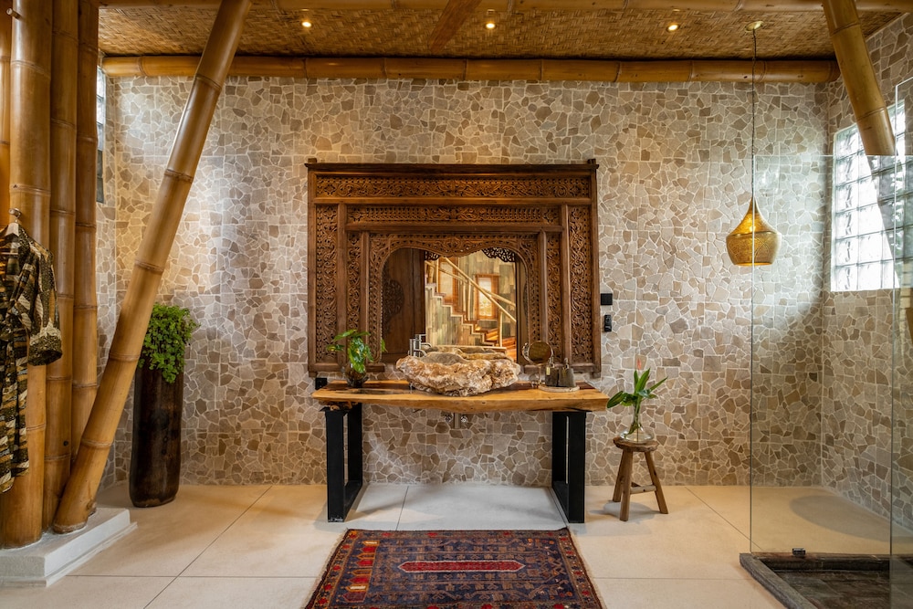 Luxury Villa, 1 King Bed, Hot Tub, Valley View