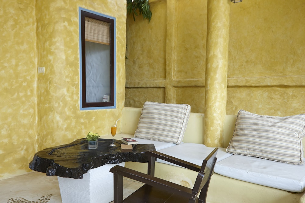 Beach Front Suite - Photo 2
