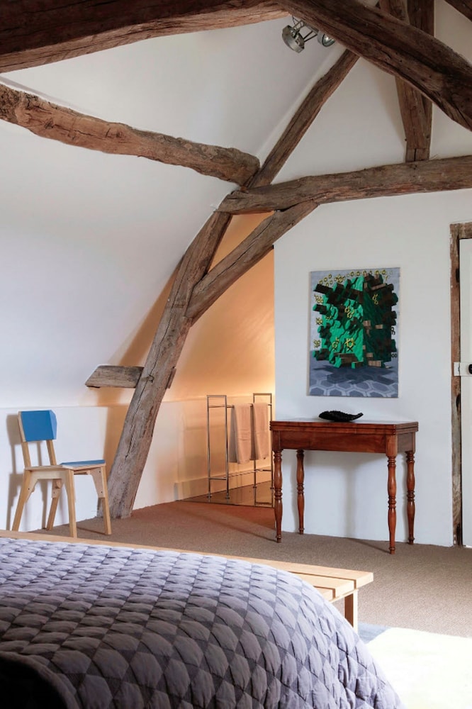 Suite, 1 King Bed with Sofa bed, Garden View photo 2