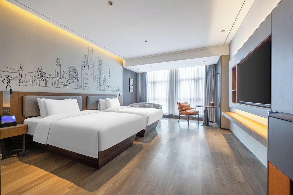 Superior Twin Room, City View photo 1