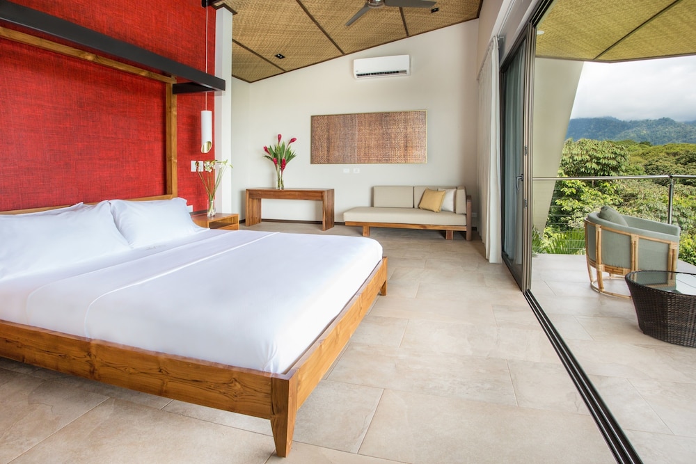 Sunrise Premium Villa, 1 King Bed, Balcony, Ocean View photo 3