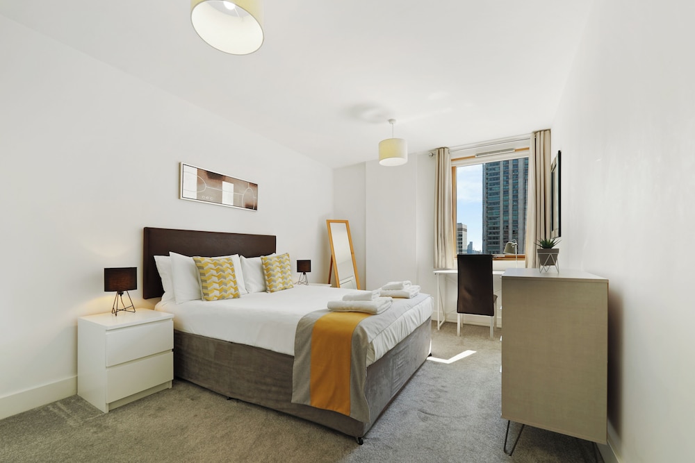 Premier Apartment, Balcony, City View (1401)