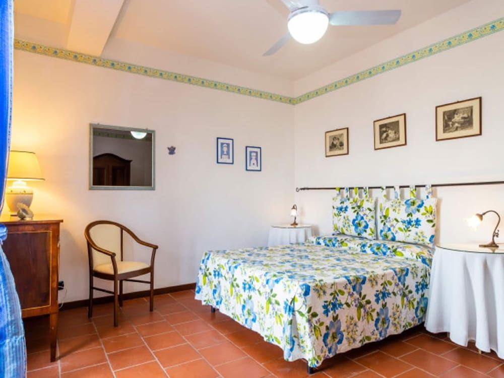 Villa photo 3