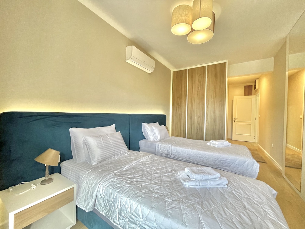 Standard Double or Twin Room - Photo 8