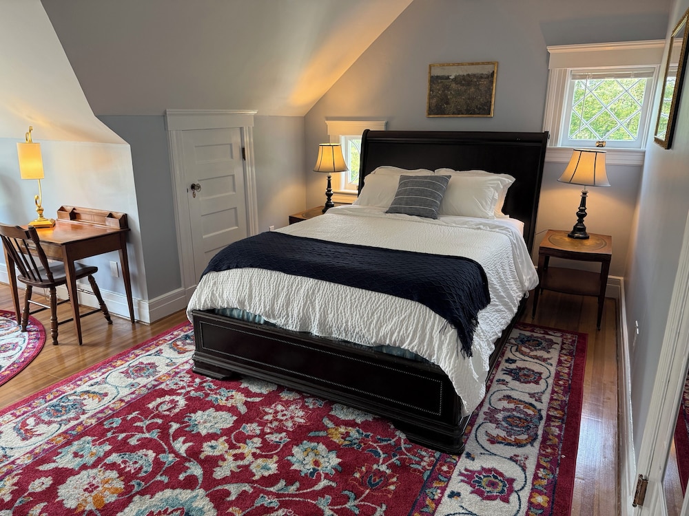 Mansion Room 10 photo 3