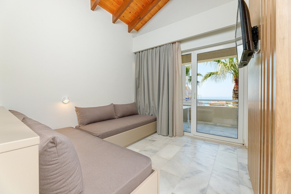 Family Apartment - Photo 14