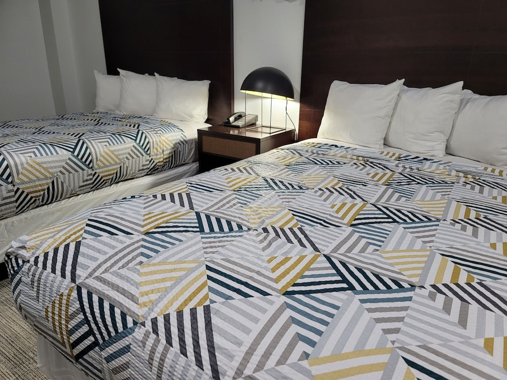 Room, 2 Double Beds - Photo 1