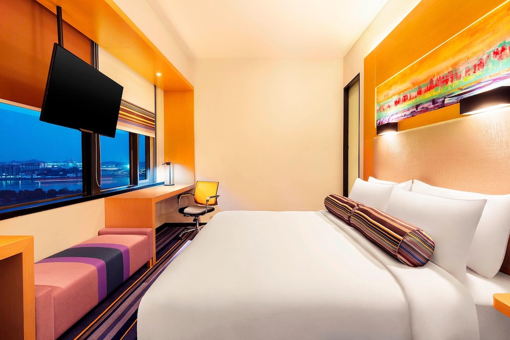 Breezy, Room, 1 King Bed, City View photo 1