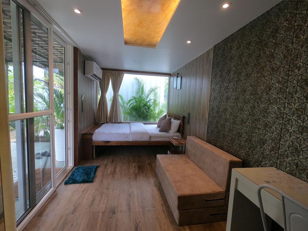 Upper Deck - Photo 9