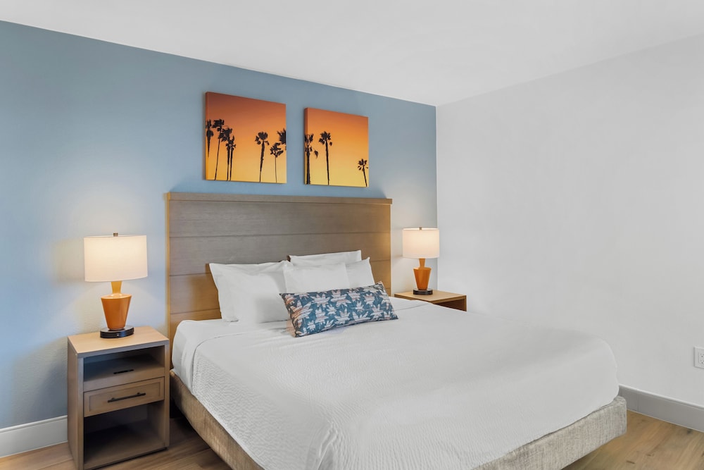 South Tower Angle Ocean View Deluxe Two Bedroom Condo - Photo 8