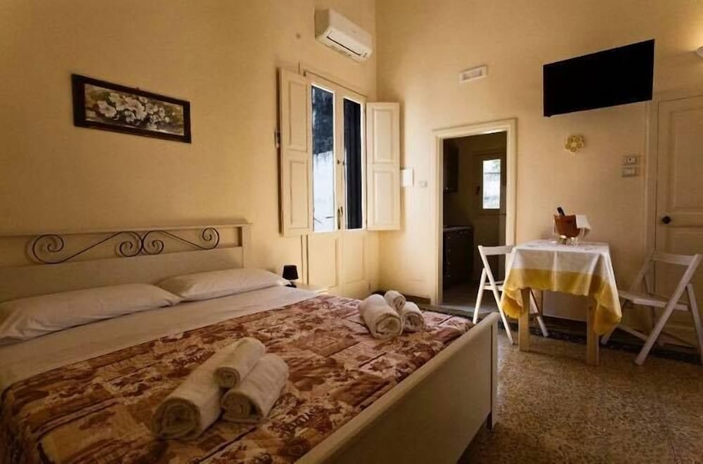 Double Room, Private Bathroom photo 1