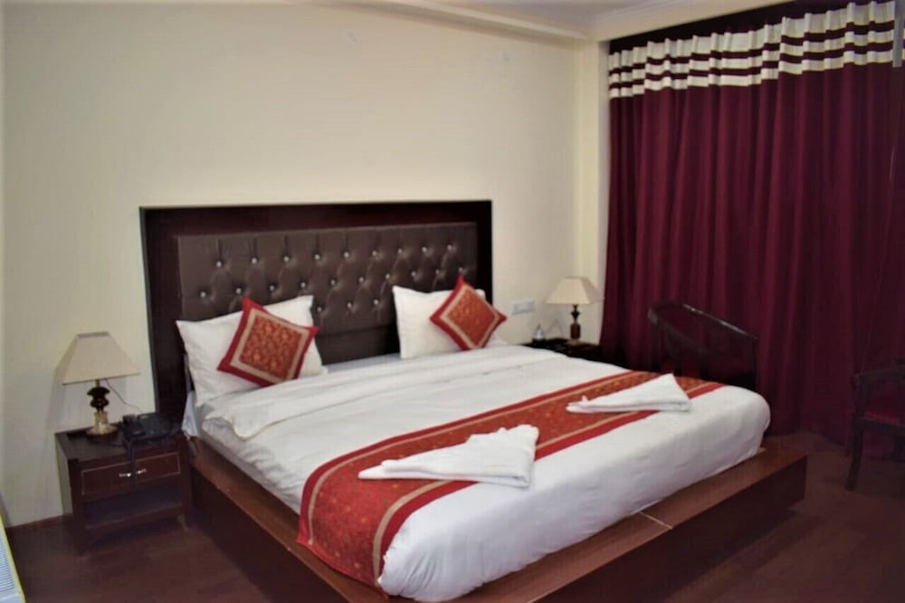 Deluxe Room - Photo 1