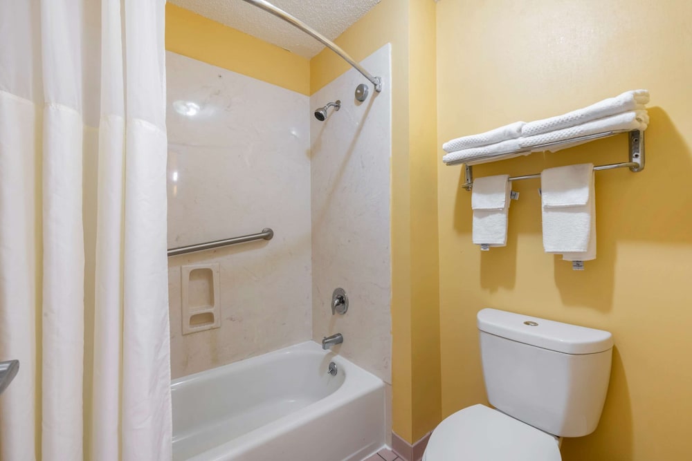 1 King Bed, Suite, Nonsmoking - Photo 5