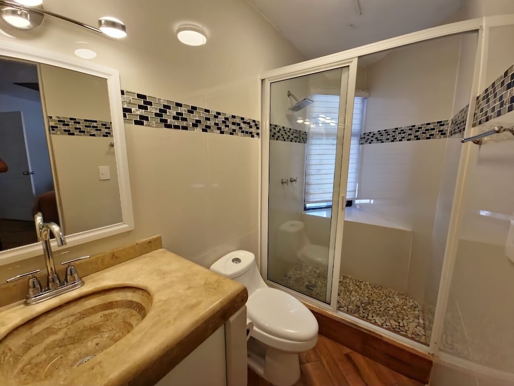 Superior Condo, 2 Bedrooms photo 3