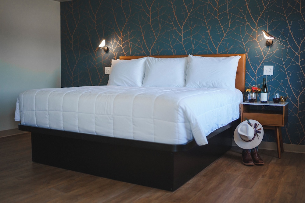Deluxe Double Room, 1 King Bed, Mountain View photo 1