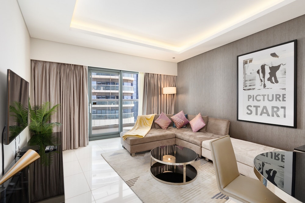 Elite Apartment, 1 Bedroom, Kitchen, Pool View photo 1