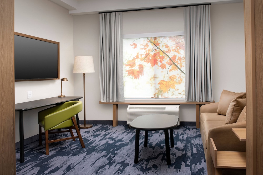 Executive Suite, 1 Bedroom (Mobility Accessible, Roll-In Shower) photo 3