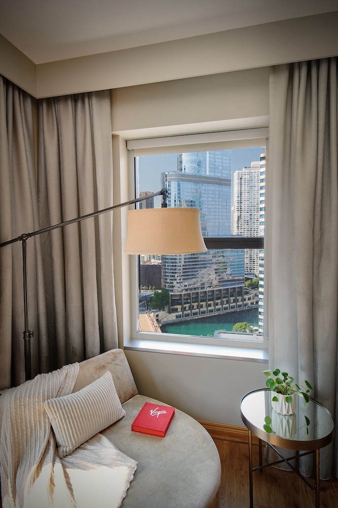 Grand Suite, 1 King Bed, River View